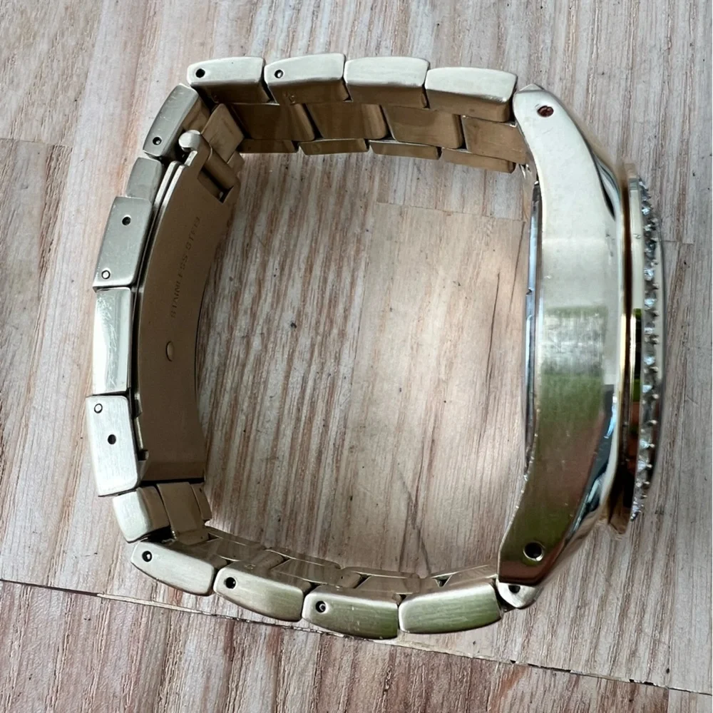Fossil ladies gold tone watch NEW BATTERY